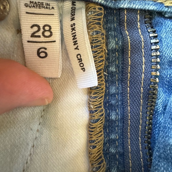 LOFT Modern Skinny Crop Women’s Distressed Blue Jeans. Decorative Hem. Size 6/28 - Picture 5 of 11
